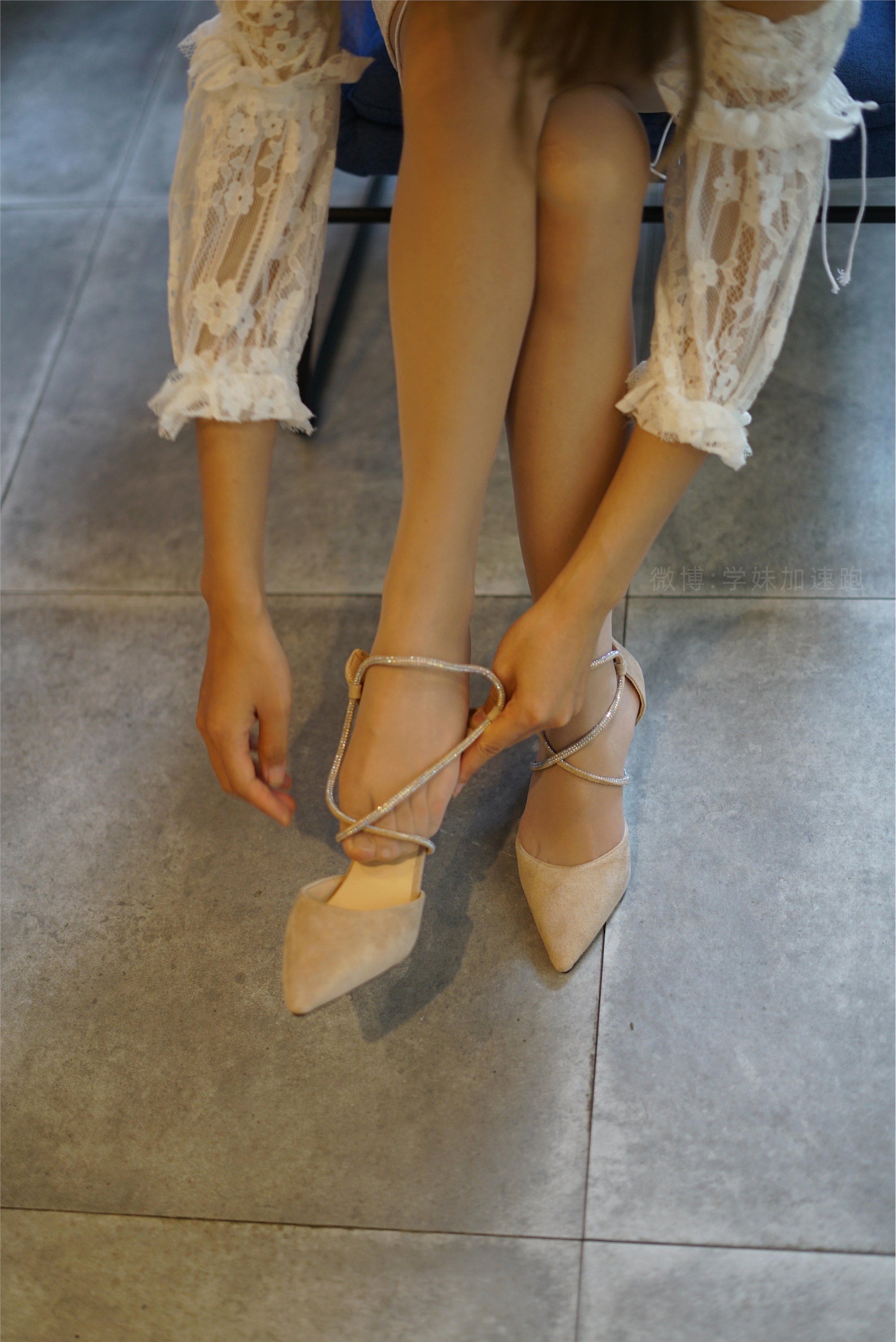 学妹加速跑 XM058《慢慢褪下那层丝-敏儿》